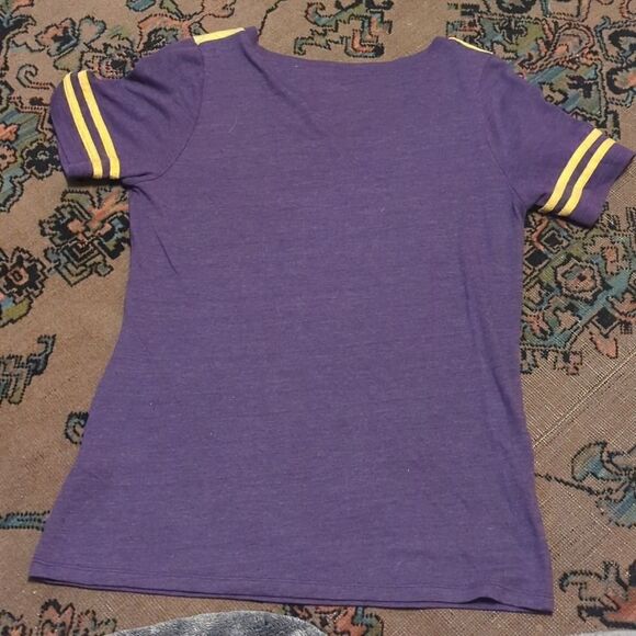 NFL Minnesota Vikings Women's Short Sleeve Purple T Shirt Team Apparel Size L - Picture 3 of 6